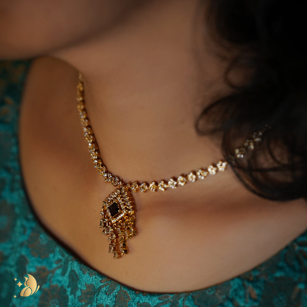 Laviora Radiant Gold Choker with Gemstone Pendantt – Onam Jewellery Necklace 19