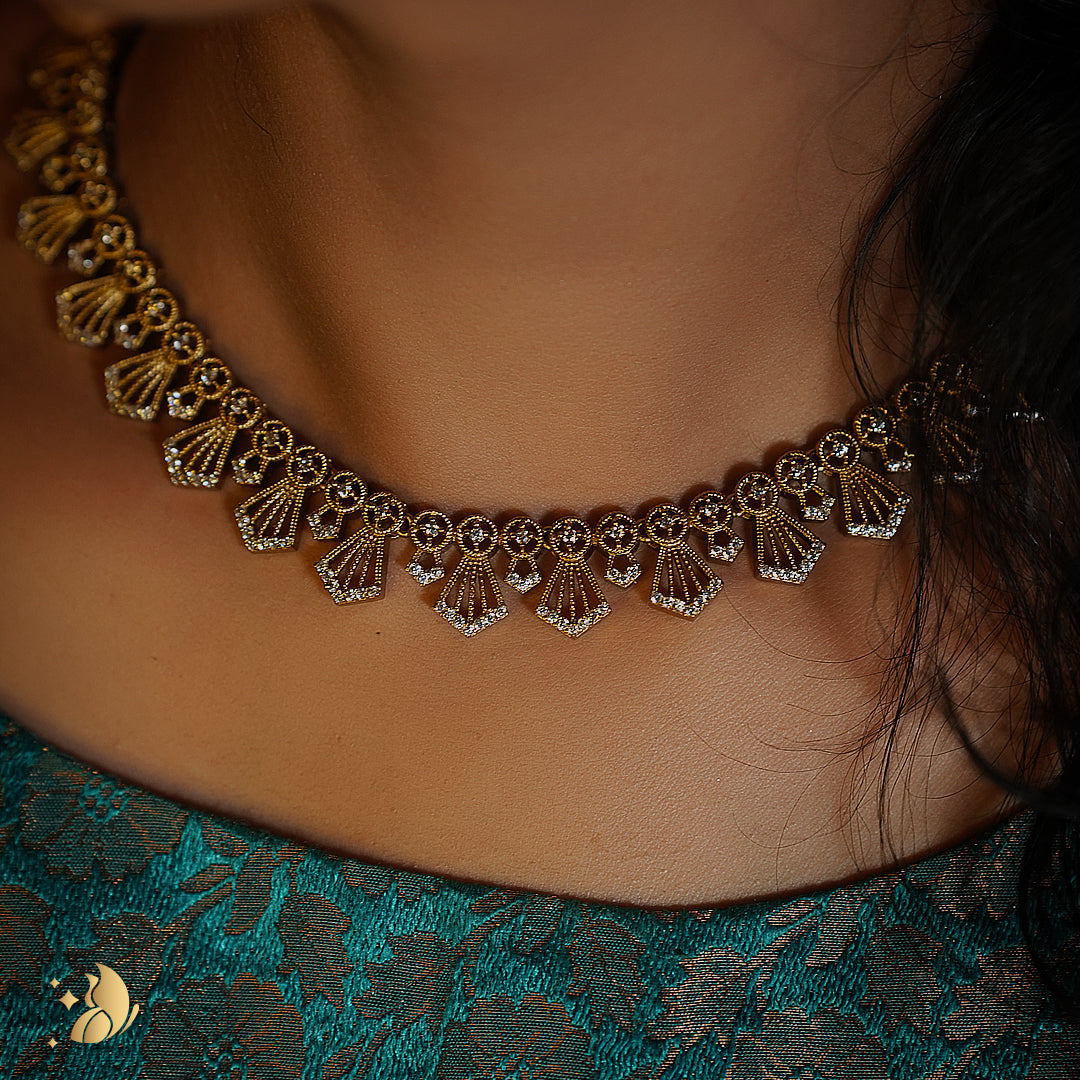 Laviora Regal Radiance Gold Choker with Diamond Detailing – Onam Jewellery Necklace 21