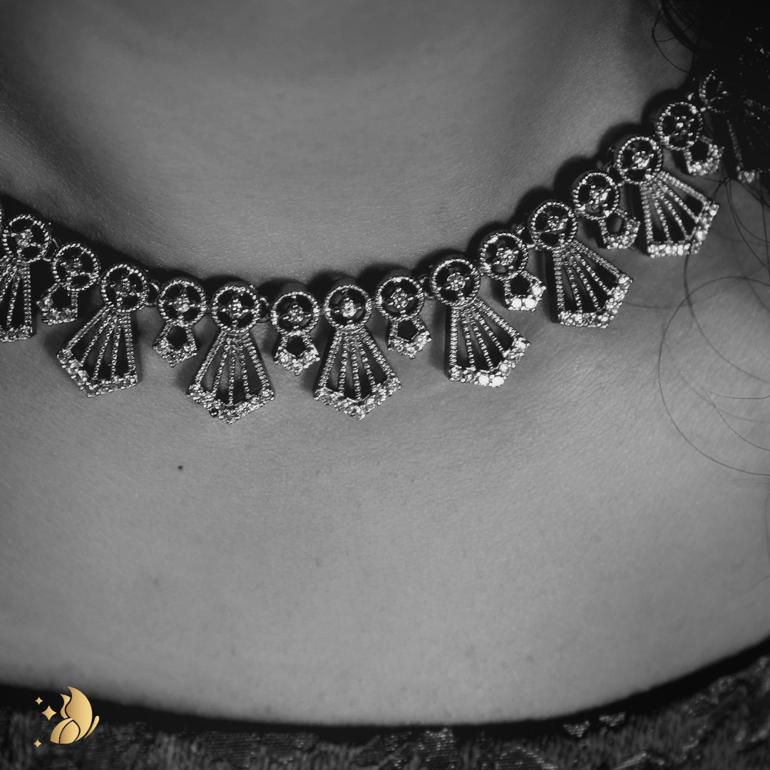 Laviora Regal Radiance Gold Choker with Diamond Detailing – Onam Jewellery Necklace 21