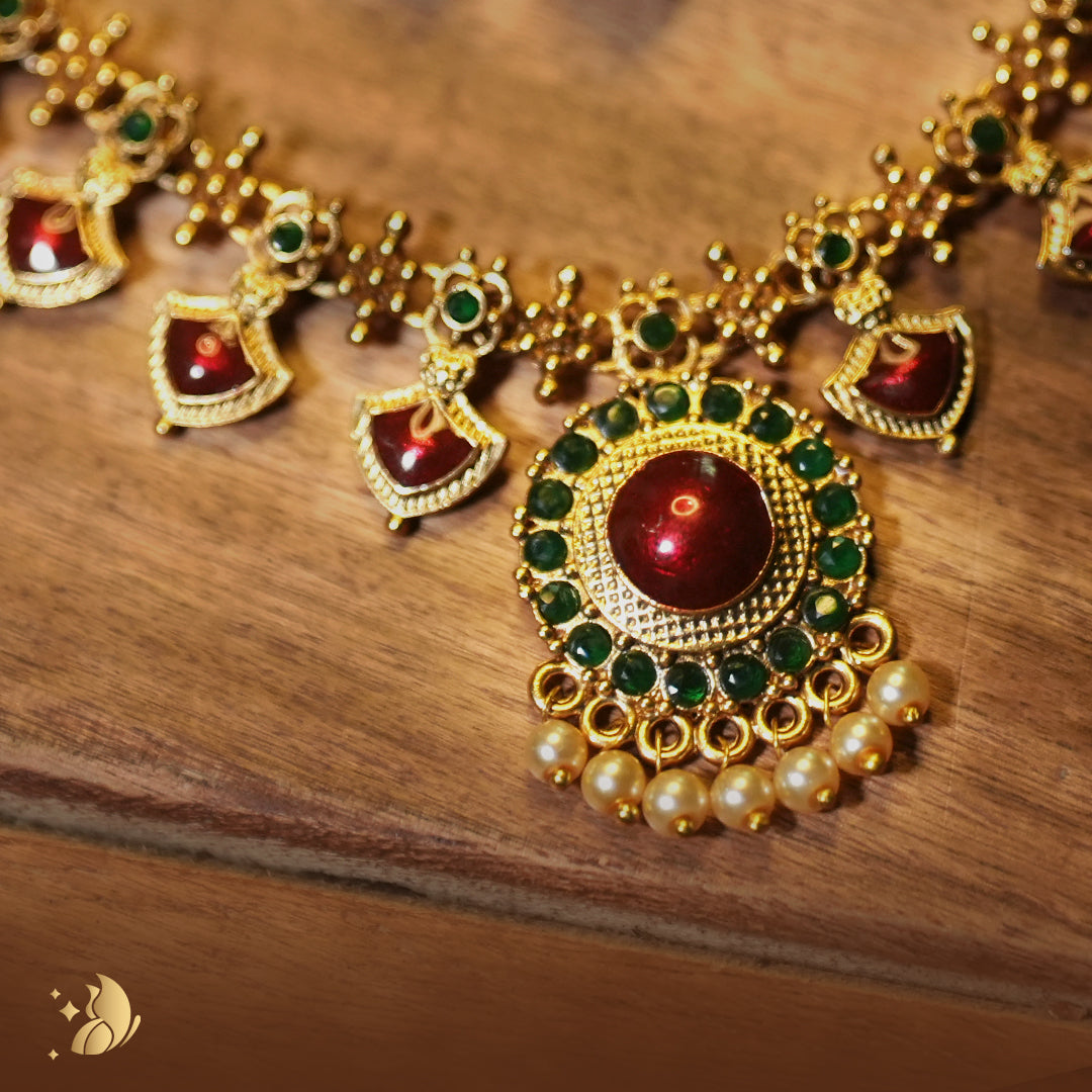 Kerala Palakka Style Ruby-Red Matte Gold-Plated Necklace Set – Onam Jewellery Necklace 2