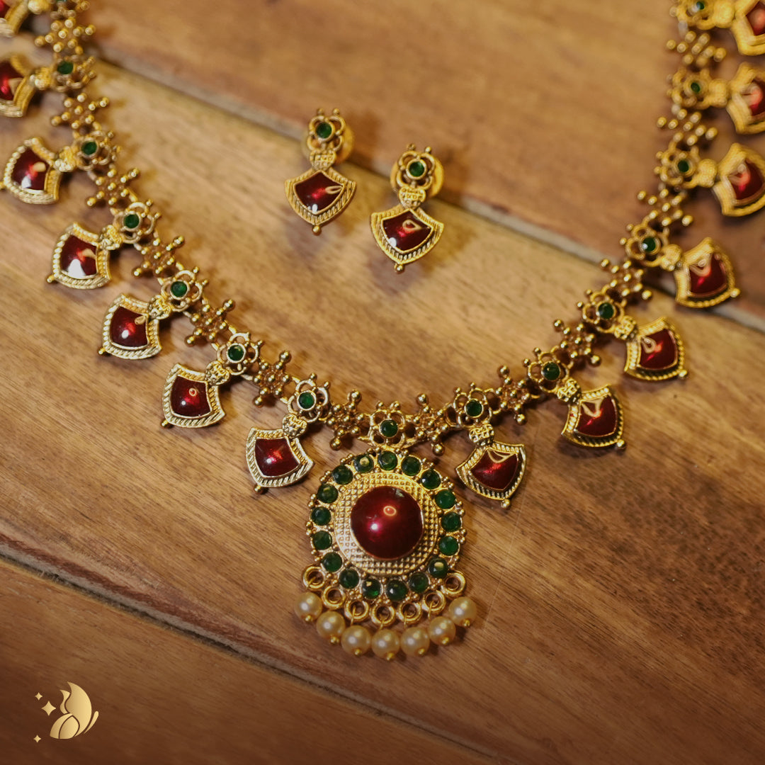 Kerala Palakka Style Ruby-Red Matte Gold-Plated Necklace Set – Onam Jewellery Necklace 2