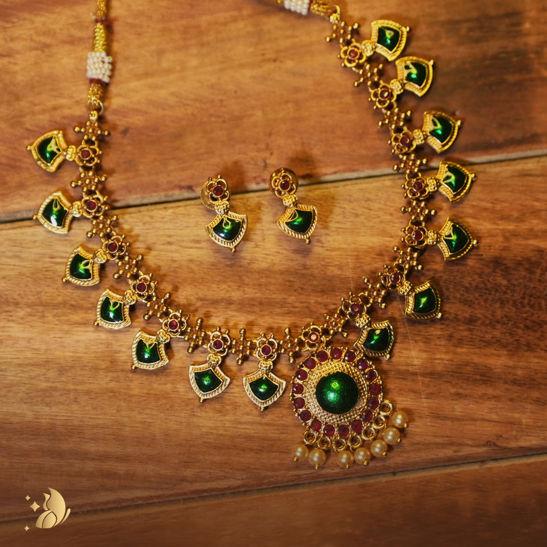 Kerala Palakka Traditional Green-Red Pendant Necklace Set with Pearls – Onam Jewellery Necklace 4