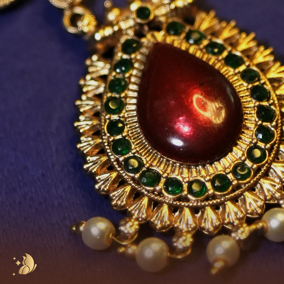 Kerala Palakka Ruby-Green Teardrop Pendant Necklace with Pearls – Onam Jewellery Necklace 5