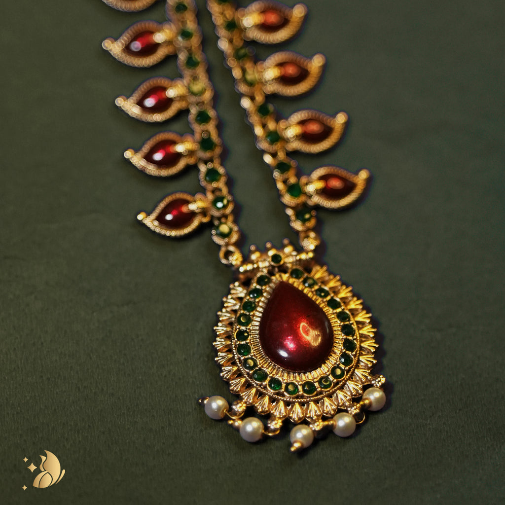 Kerala Palakka Ruby-Green Teardrop Pendant Necklace with Pearls – Onam Jewellery Necklace 5