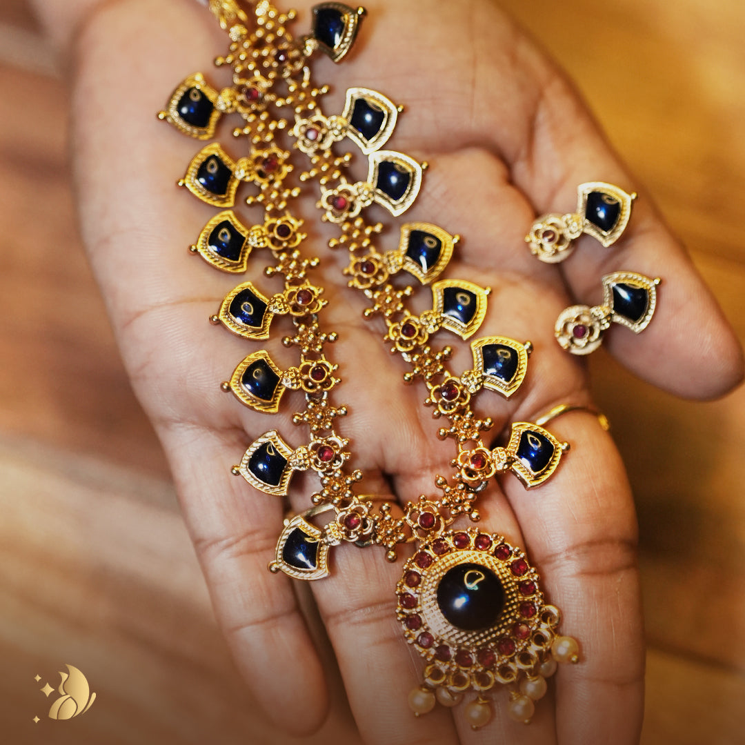 Kerala Palakka Navy-Red Pendant Necklace Set with Pearls – Onam Jewellery Necklace 6
