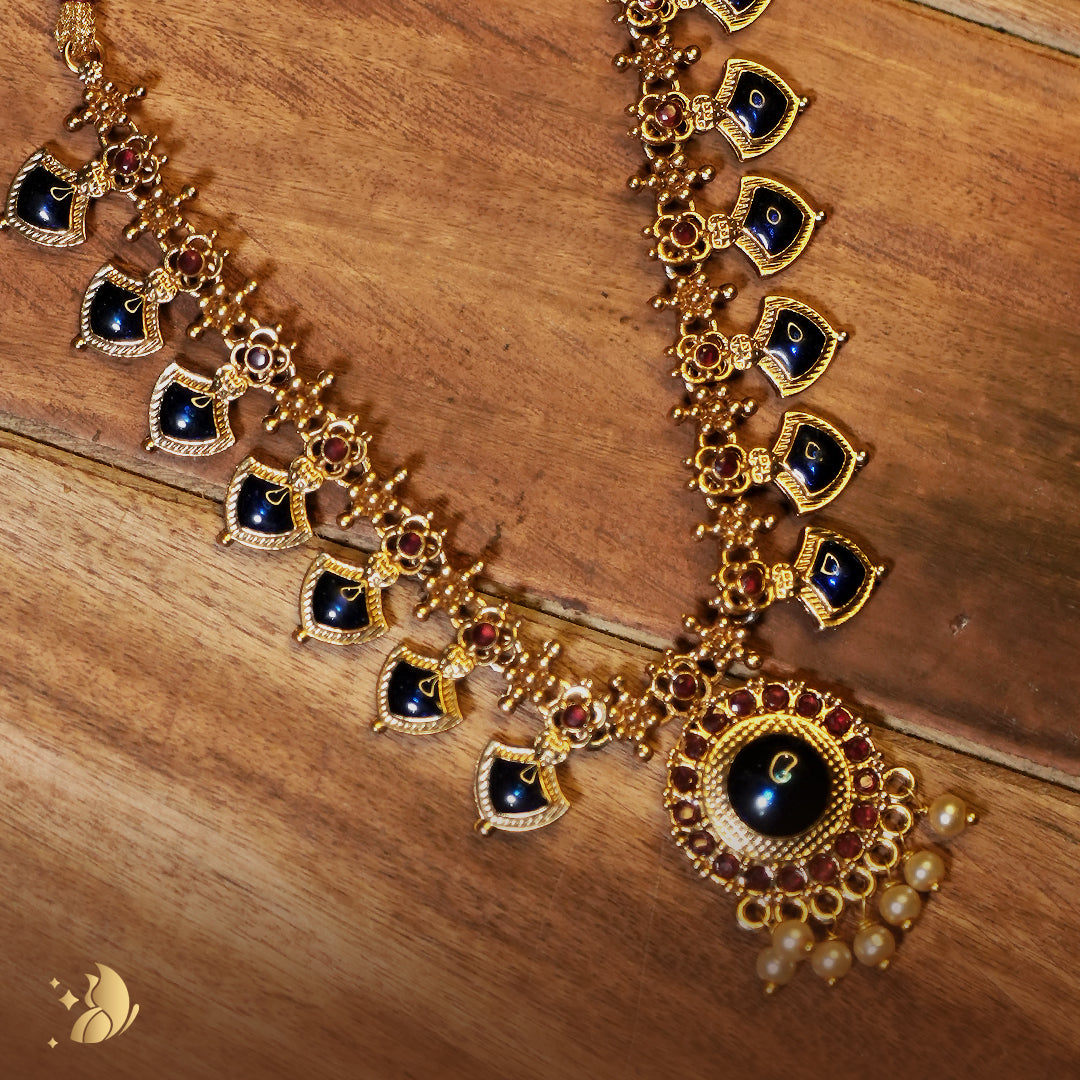 Kerala Palakka Navy-Red Pendant Necklace Set with Pearls – Onam Jewellery Necklace 6