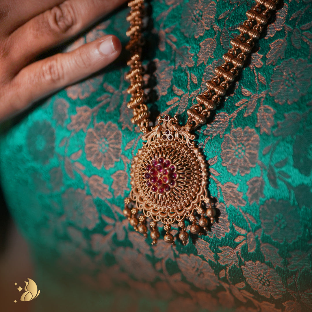 Antique Gold Lakshmi Temple Necklace with Ruby Floral Pendant – Onam Jewellery Necklace 7