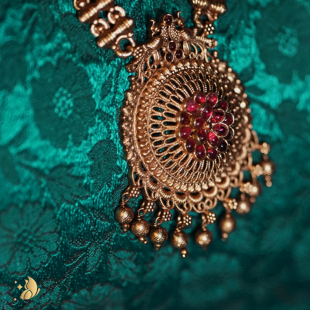 Antique Gold Lakshmi Temple Necklace with Ruby Floral Pendant – Onam Jewellery Necklace 7