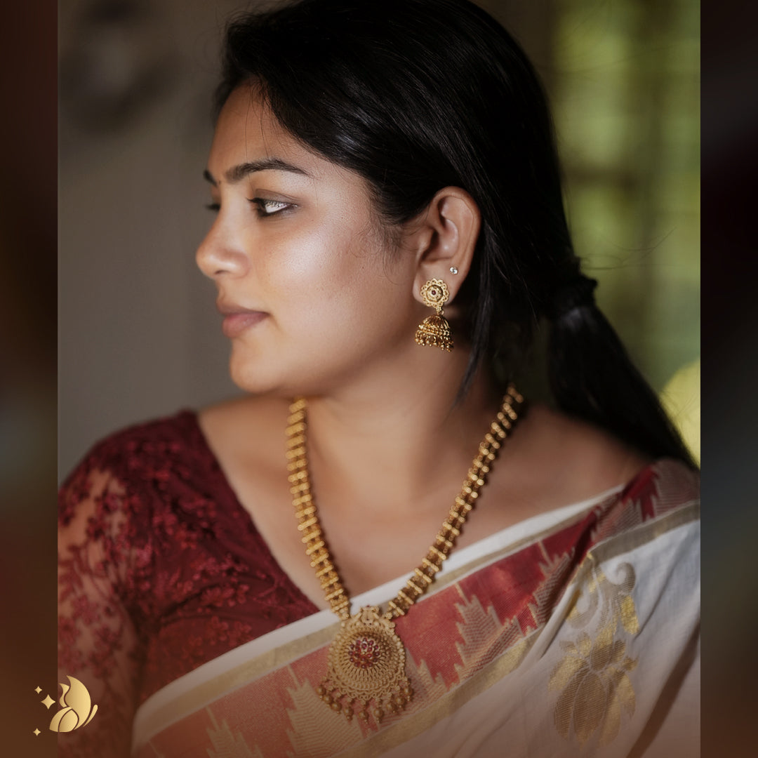 Antique Gold Lakshmi Temple Necklace with Ruby Floral Pendant – Onam Jewellery Necklace 7